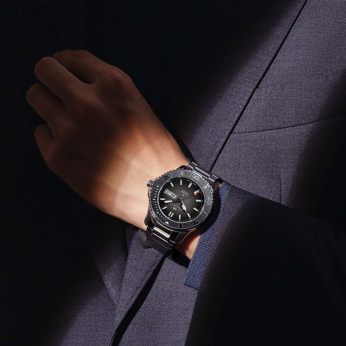 Ocean Series 200m Waterproof Sparkling Dial Ceramic Bezel Diving Watch 44mm
